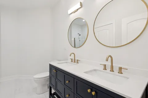 $415,000 | 4528 South King Drive, Unit 2, Chicago, IL 60653