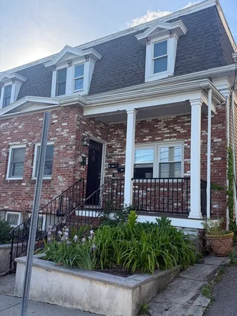 $3,300 | 16 Crescent Somerville Ma, Unit 2, Somerville, MA 02144