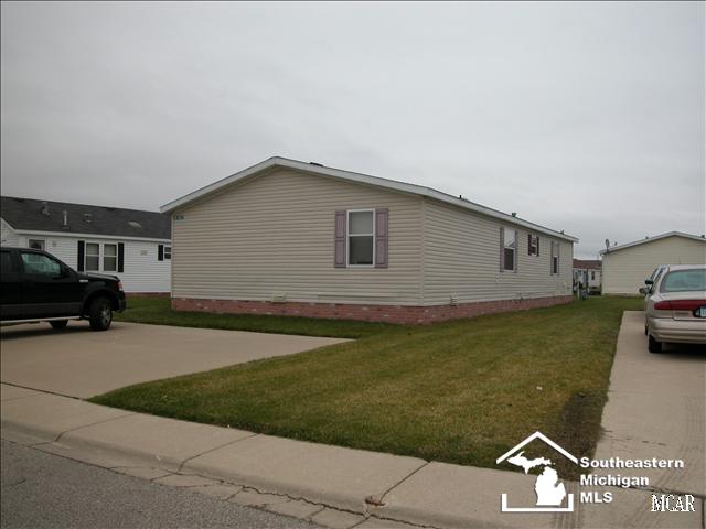 863 Trey Ridge Monroe, MI 48161 - Photo 2 of 19 20023892-1.JPG