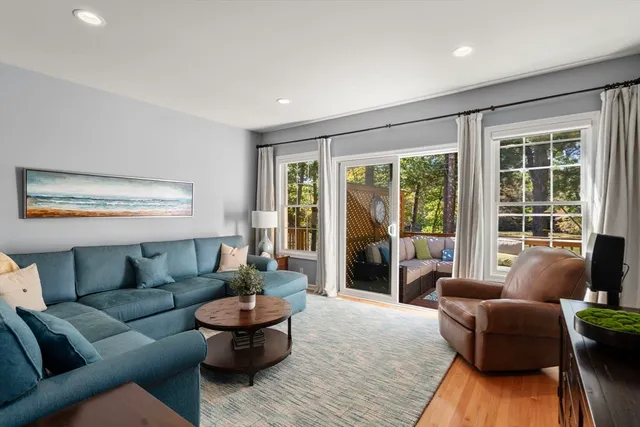 $895,000 | 14 Iris Court, Unit 14, Canton, MA 02021