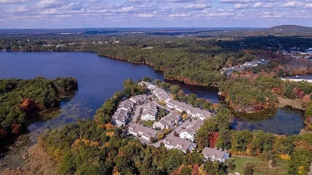 $895,000 | 14 Iris Court, Unit 14, Canton, MA 02021