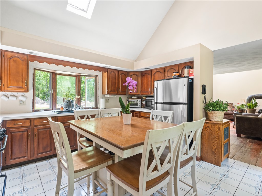 84 Wakefield Road Burrillville, RI 02859 - Photo 5 of 20 Gallery Image 5