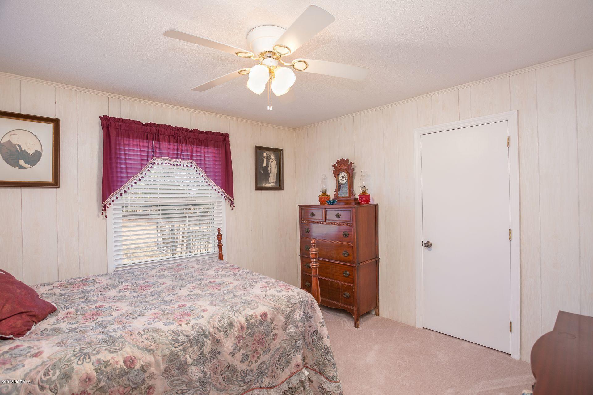 119 Watts Landing Road Hampstead, NC 28443 - Photo 13 of 21 23