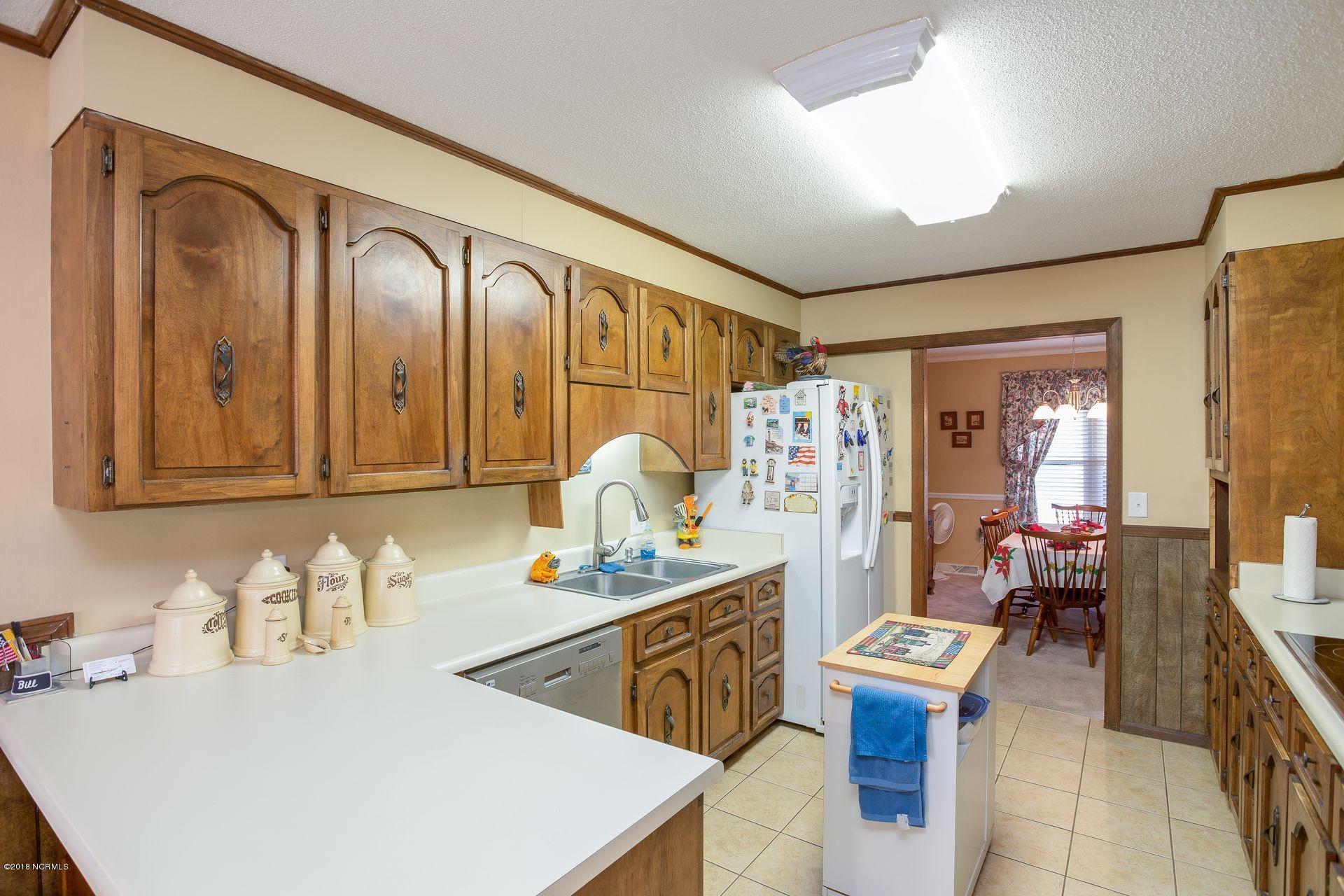 119 Watts Landing Road Hampstead, NC 28443 - Photo 8 of 21 12