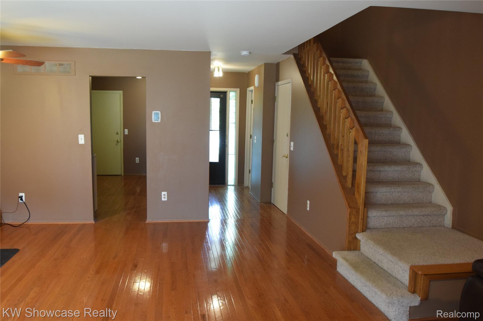 563 Tennyson Rochester, MI 48307 - Photo 21 of 36 View from the living room to the front of the home.