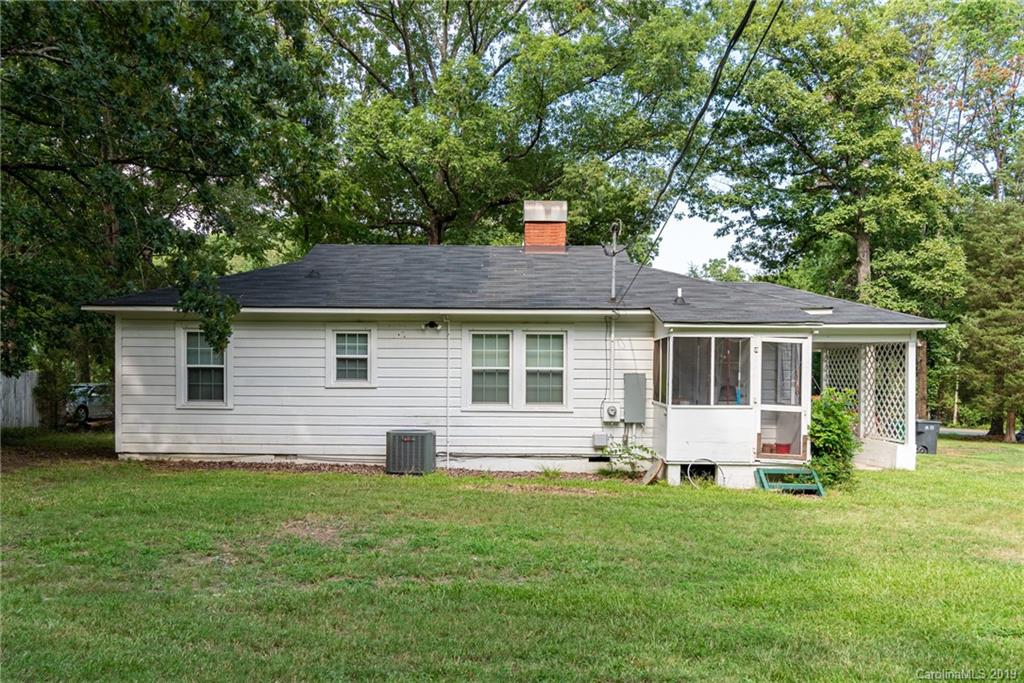 10709 Rozzelles Ferry Road Charlotte, NC 28214 - Photo 4 of 18