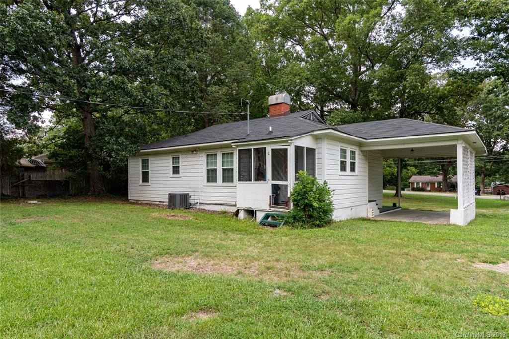 10709 Rozzelles Ferry Road Charlotte, NC 28214 - Photo 5 of 18