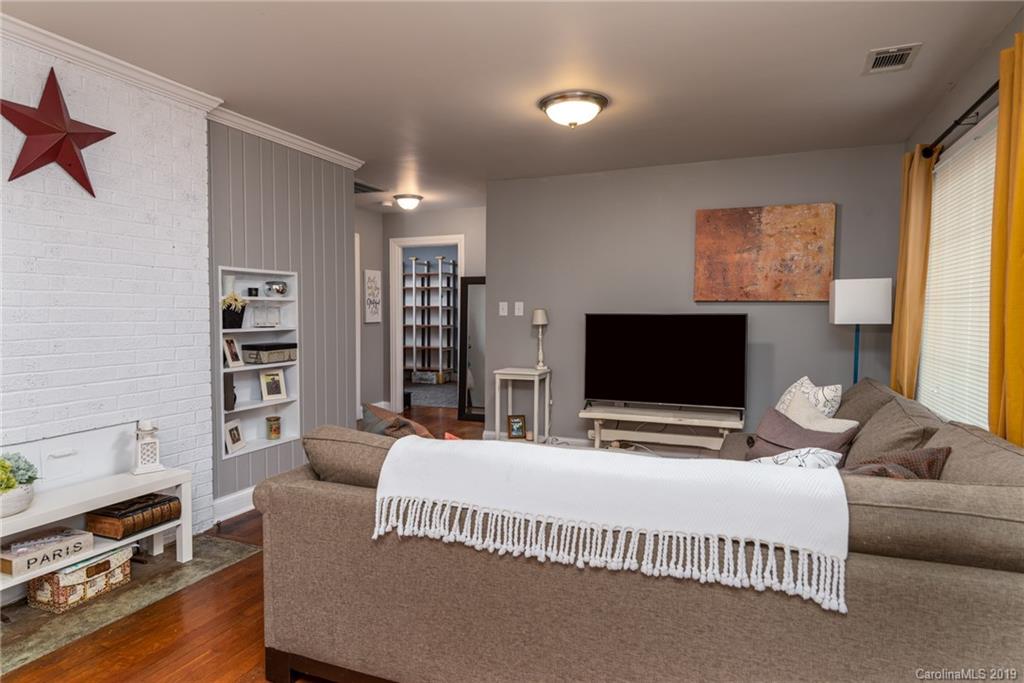 10709 Rozzelles Ferry Road Charlotte, NC 28214 - Photo 9 of 18