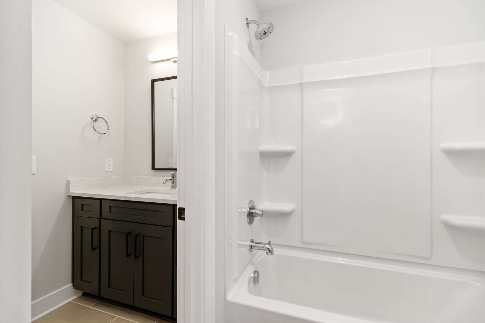 24 Port Royal Estate Adams, TN 37010 - Photo 33 of 37 a bathroom with a sink and a mirror