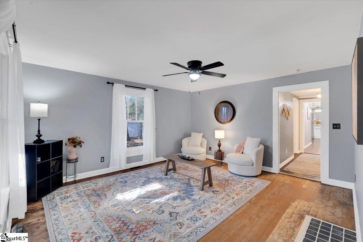 411 Blue Ridge Street Easley, SC 29640 - Photo 4 of 27 Gallery Image 4