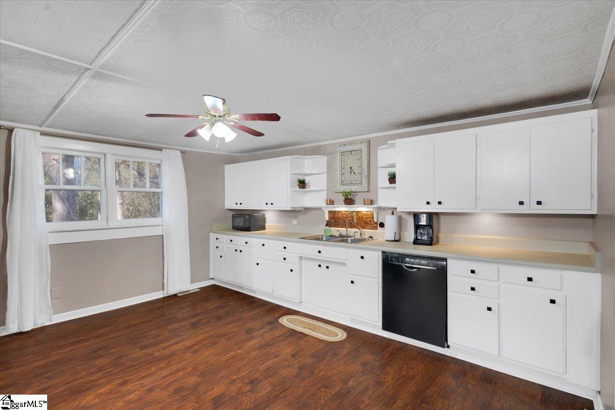 411 Blue Ridge Street Easley, SC 29640 - Photo 9 of 27 Gallery Image 9