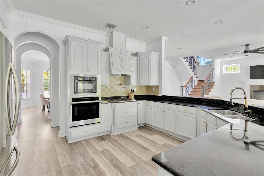 10548 Broadland Pass Thonotosassa, FL 33592 - Photo 15 of 35