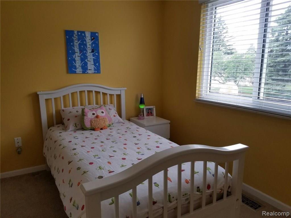 2833 Sandhurst Rochester Hills, MI 48307 - Photo 39 of 61