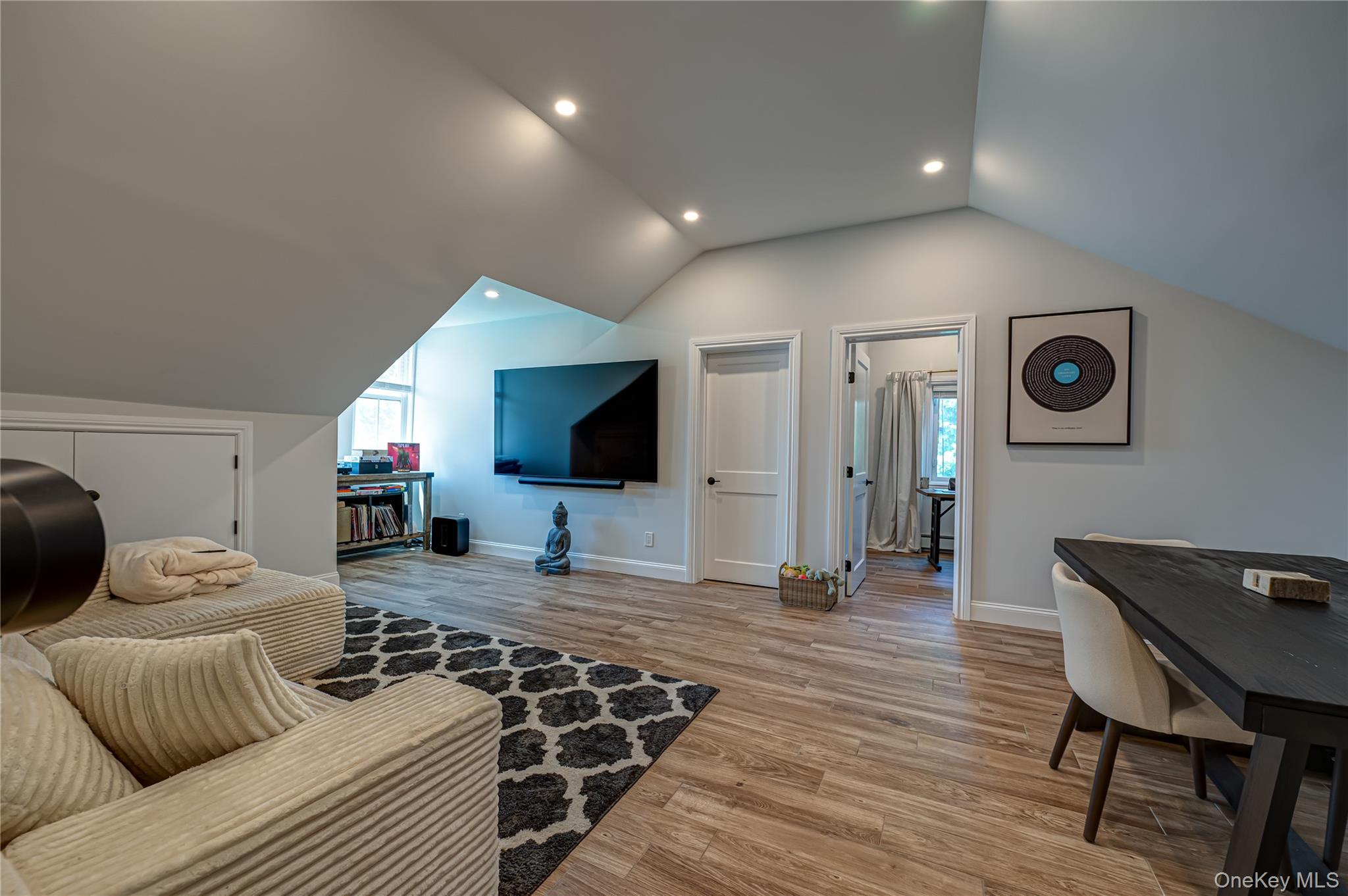 68 Nassau Road Huntington, NY 11743 - Photo 14 of 41 Third Floor Apartment - Living Room