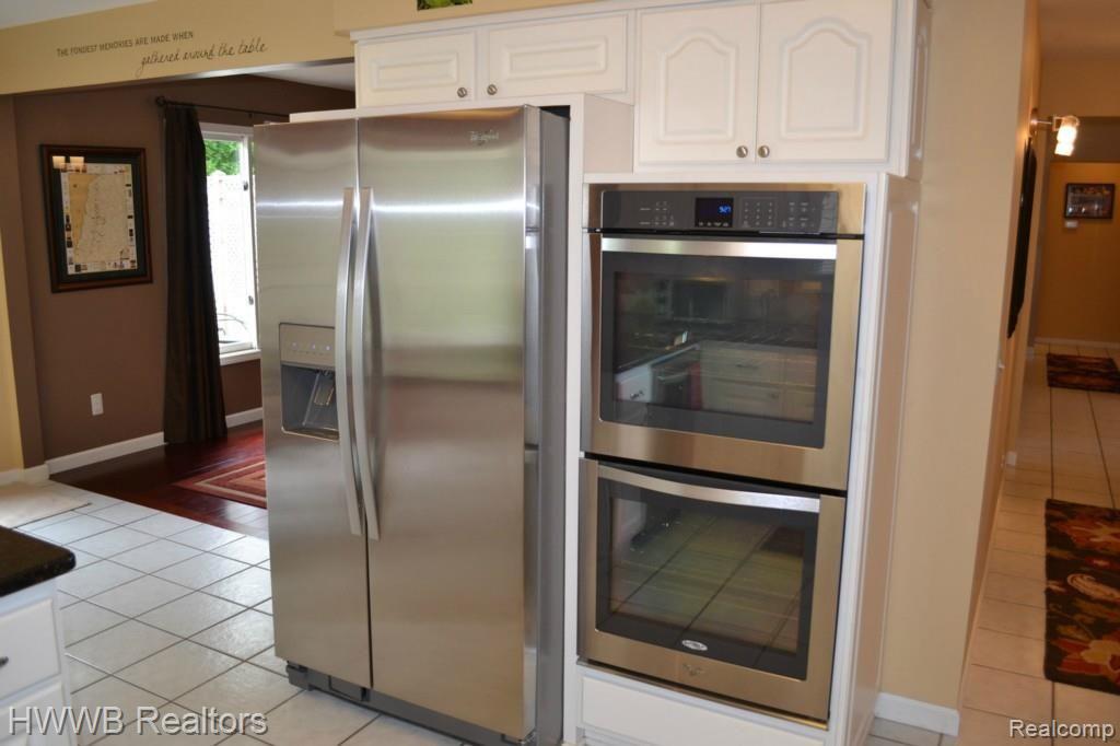 2168 Clinton View Circle Rochester, MI 48309 - Photo 14 of 38 New Whirlpool SS appliances