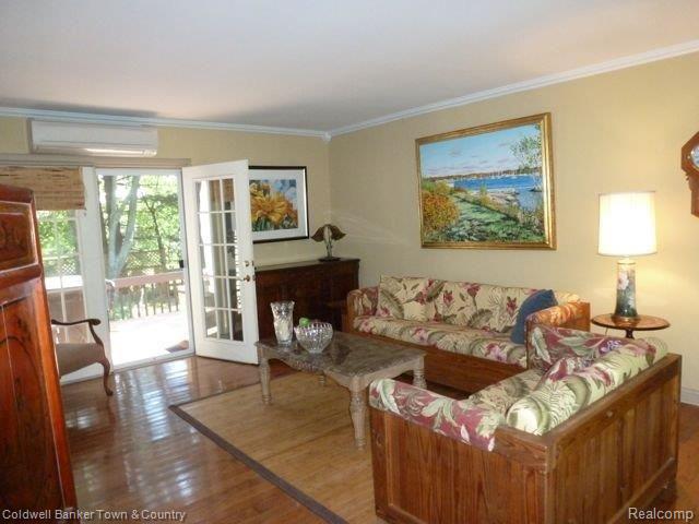 1660 Sexton Road Howell, MI 48843 - Photo 3 of 33 Livingroom.jpg