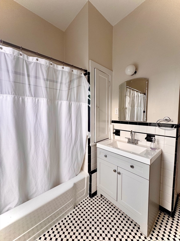 209 Walnut Street, Unit 1 Newton, MA 02460 - Photo 22 of 40