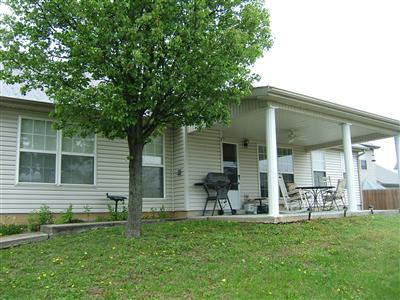 852 Eastmont Road Lexington, KY 40509 - Photo 14 of 19 Covered patio.