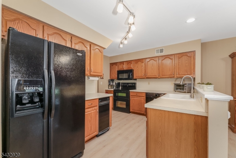 34 Pond Ridge Drive Clinton, NJ 08809 - Photo 14 of 41