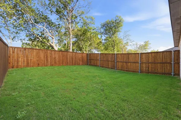 $1,799 | 204 Griffith Drive, Unit 17, Princeton, TX 75407