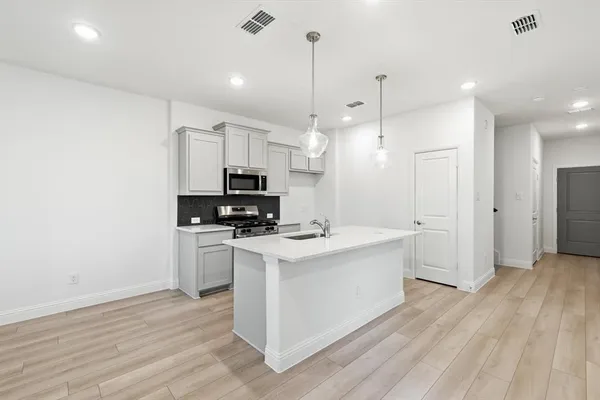 $1,799 | 204 Griffith Drive, Unit 17, Princeton, TX 75407