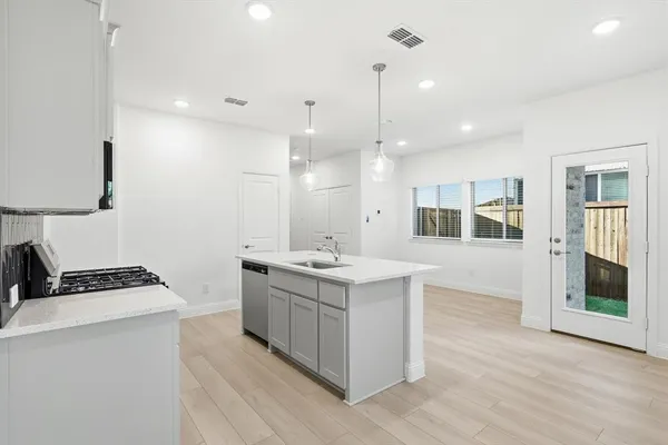 $1,799 | 204 Griffith Drive, Unit 17, Princeton, TX 75407