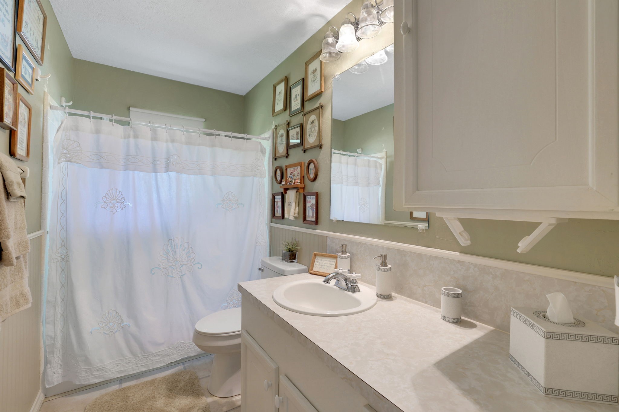 780 Hickory Ridge Drive Coldspring, TX 77331 - Photo 27 of 40 Guest bathroom on the main level