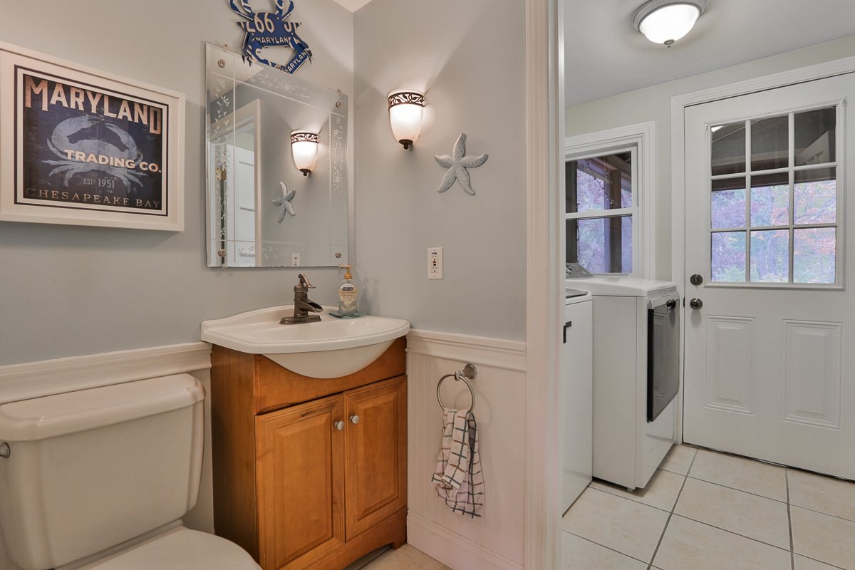 17 Humphrey Road Derry, NH 03038 - Photo 31 of 40