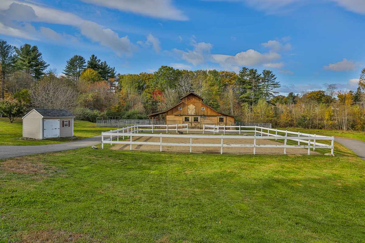 17 Humphrey Road Derry, NH 03038 - Photo 5 of 40