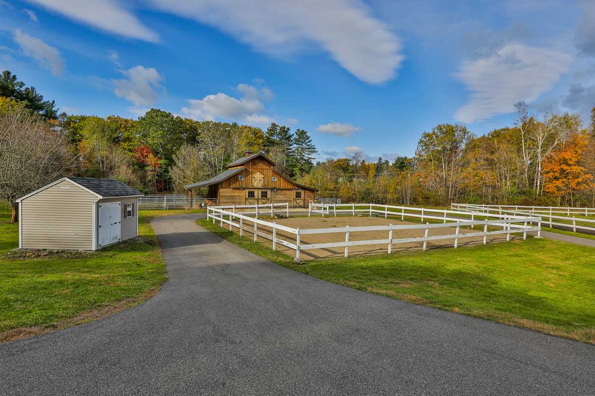 17 Humphrey Road Derry, NH 03038 - Photo 6 of 40