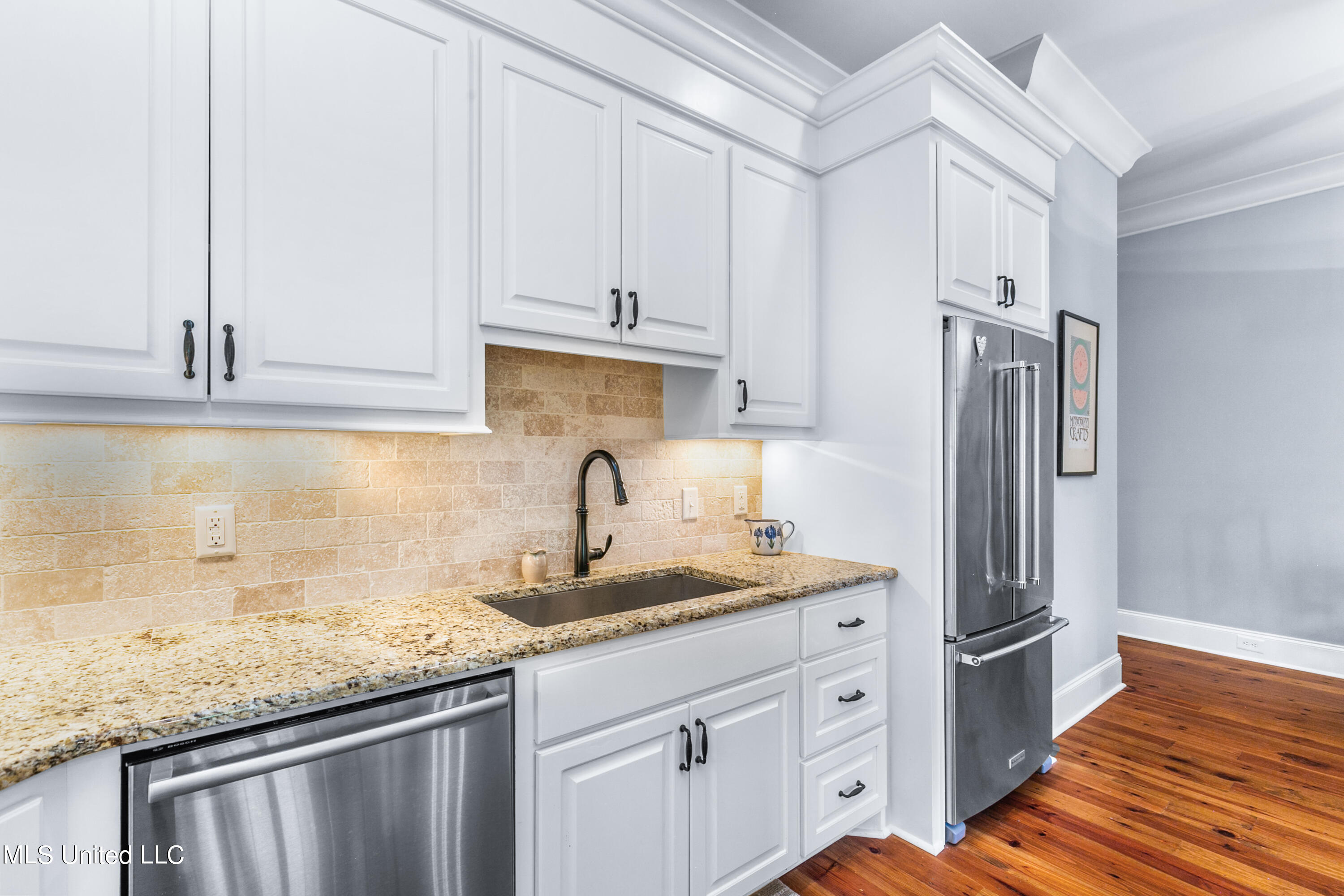 208 Eastpark Street Ridgeland, MS 39157 - Photo 16 of 60 Refridgerator stays