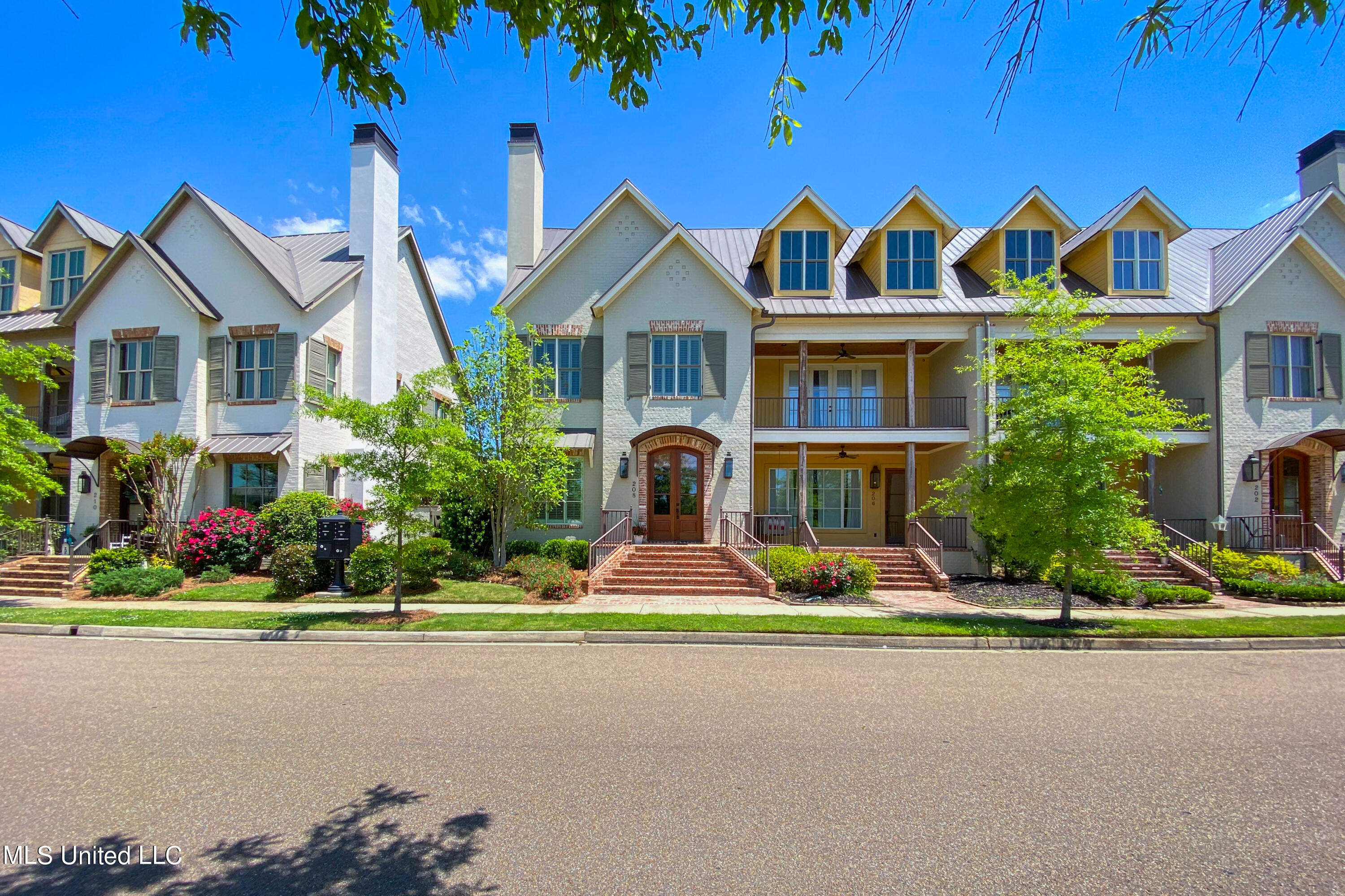208 Eastpark Street Ridgeland, MS 39157 - Photo 2 of 60 Wonderful Townhome!