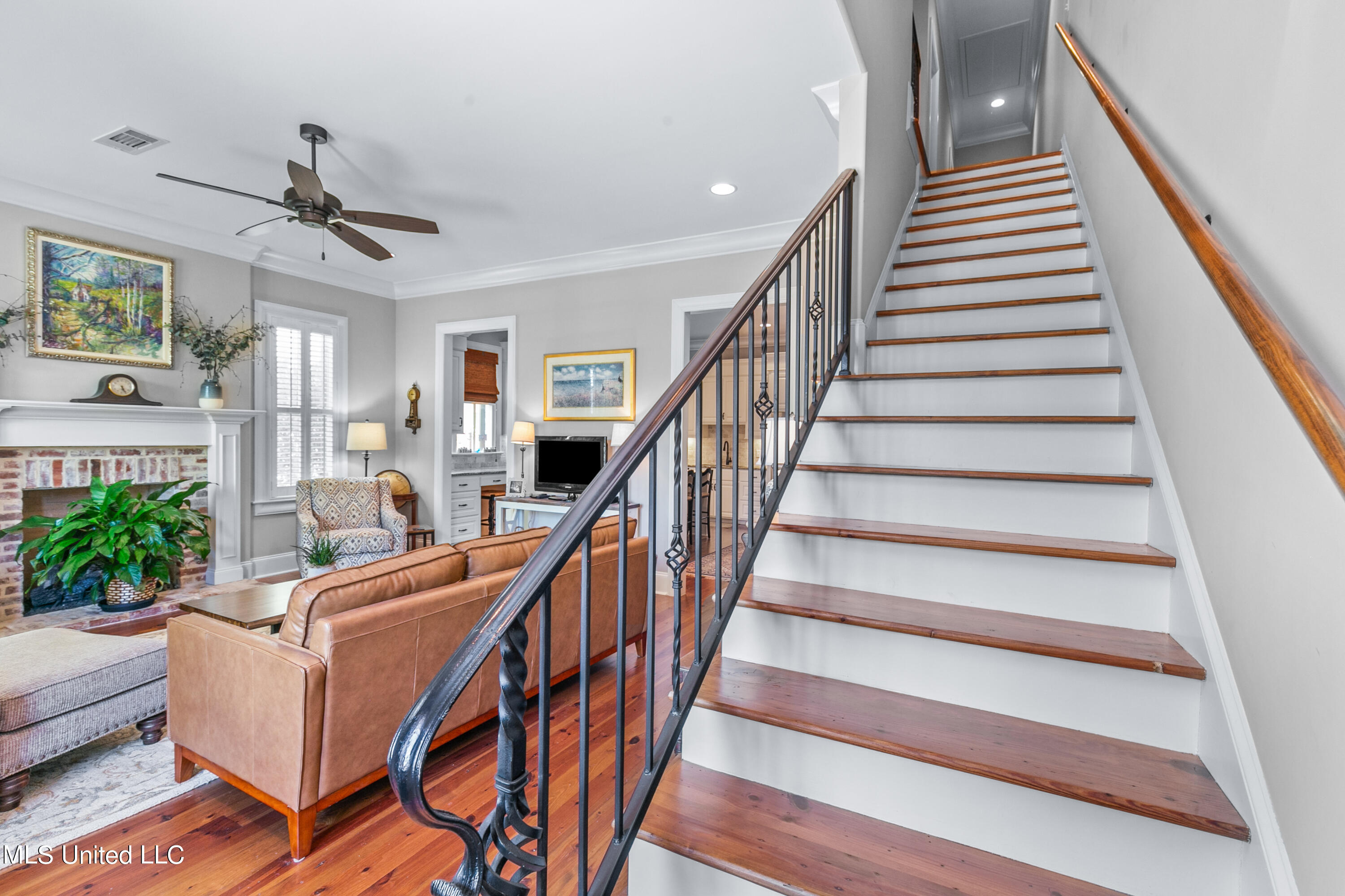 208 Eastpark Street Ridgeland, MS 39157 - Photo 34 of 60 Stairs to upstairs bedrooms
