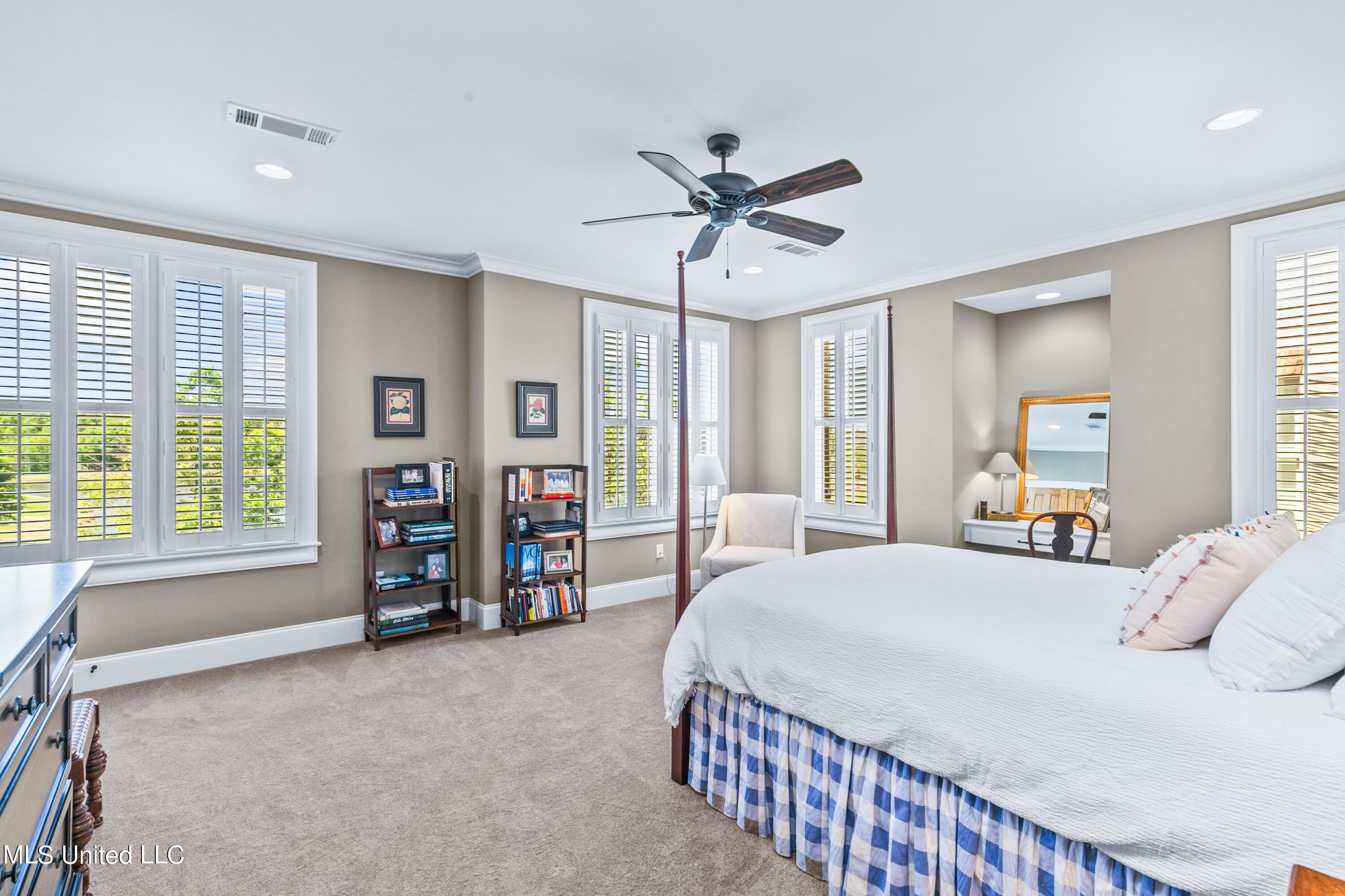 208 Eastpark Street Ridgeland, MS 39157 - Photo 37 of 60 Front guest room overlooking lake