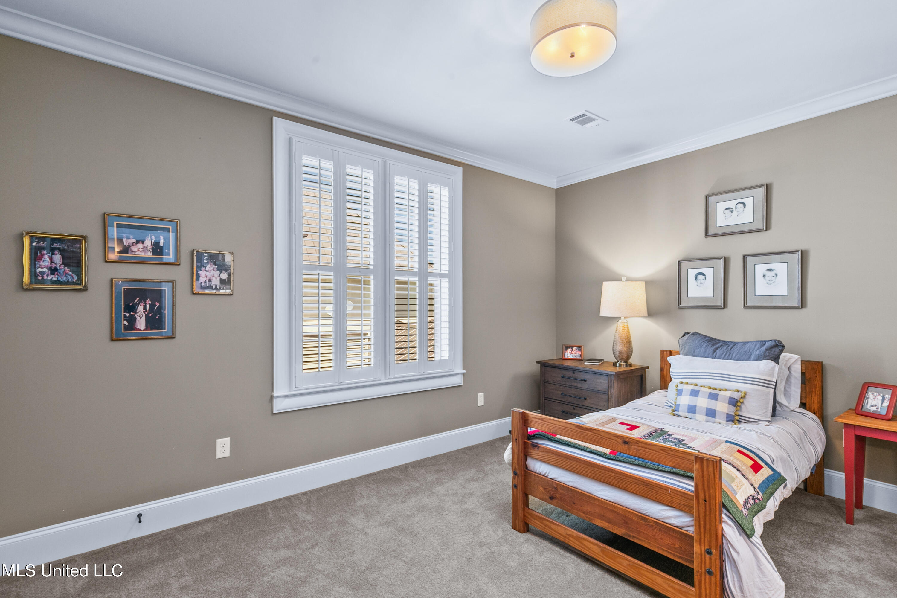 208 Eastpark Street Ridgeland, MS 39157 - Photo 42 of 60 Middle guest bedroom