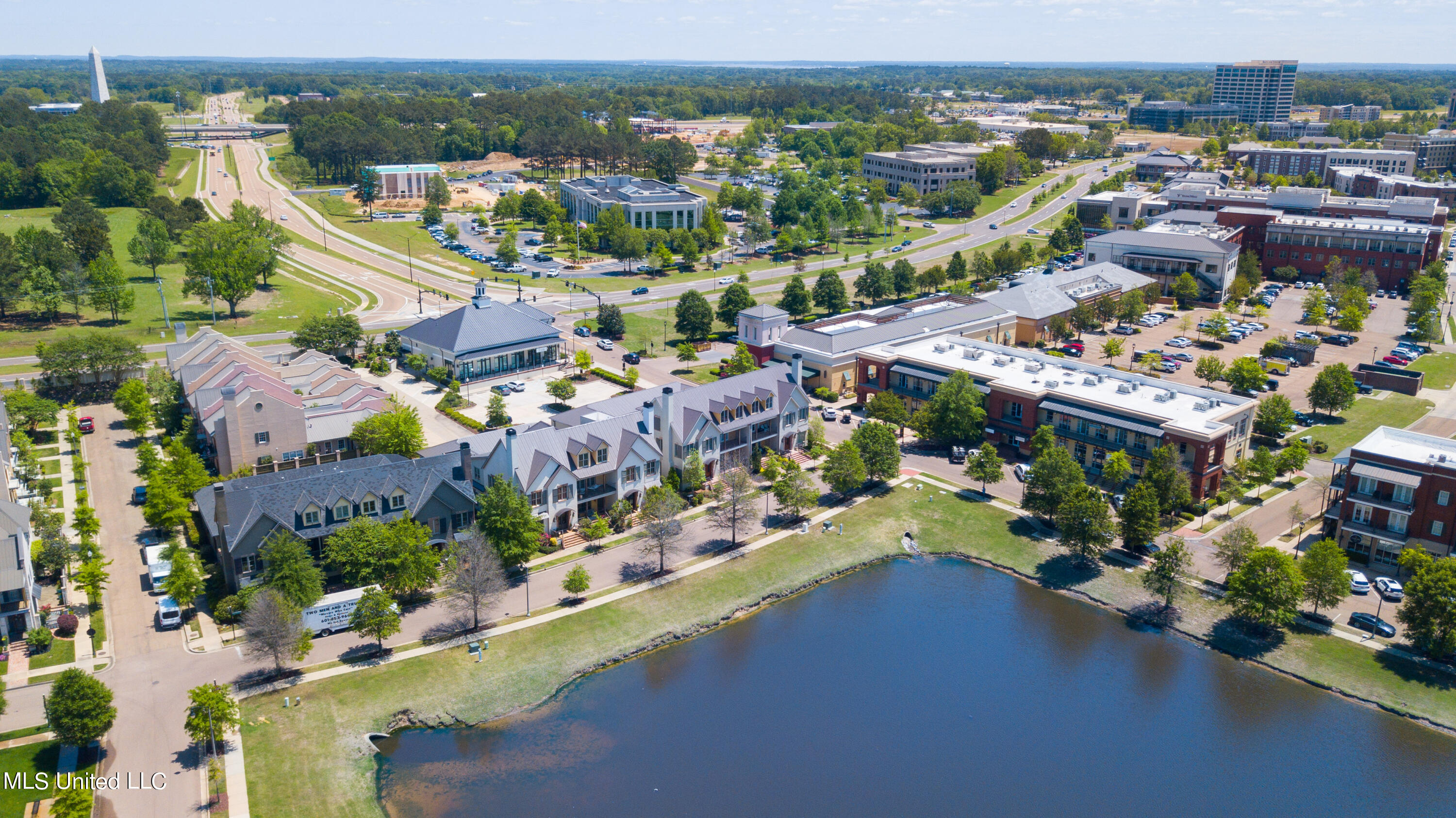 208 Eastpark Street Ridgeland, MS 39157 - Photo 57 of 60 Aerial of lake and Township