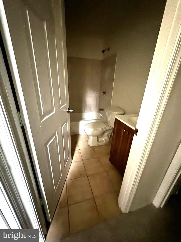 7520 Maury Road Baltimore, MD 21244 - Photo 18 of 29 a view of entryway