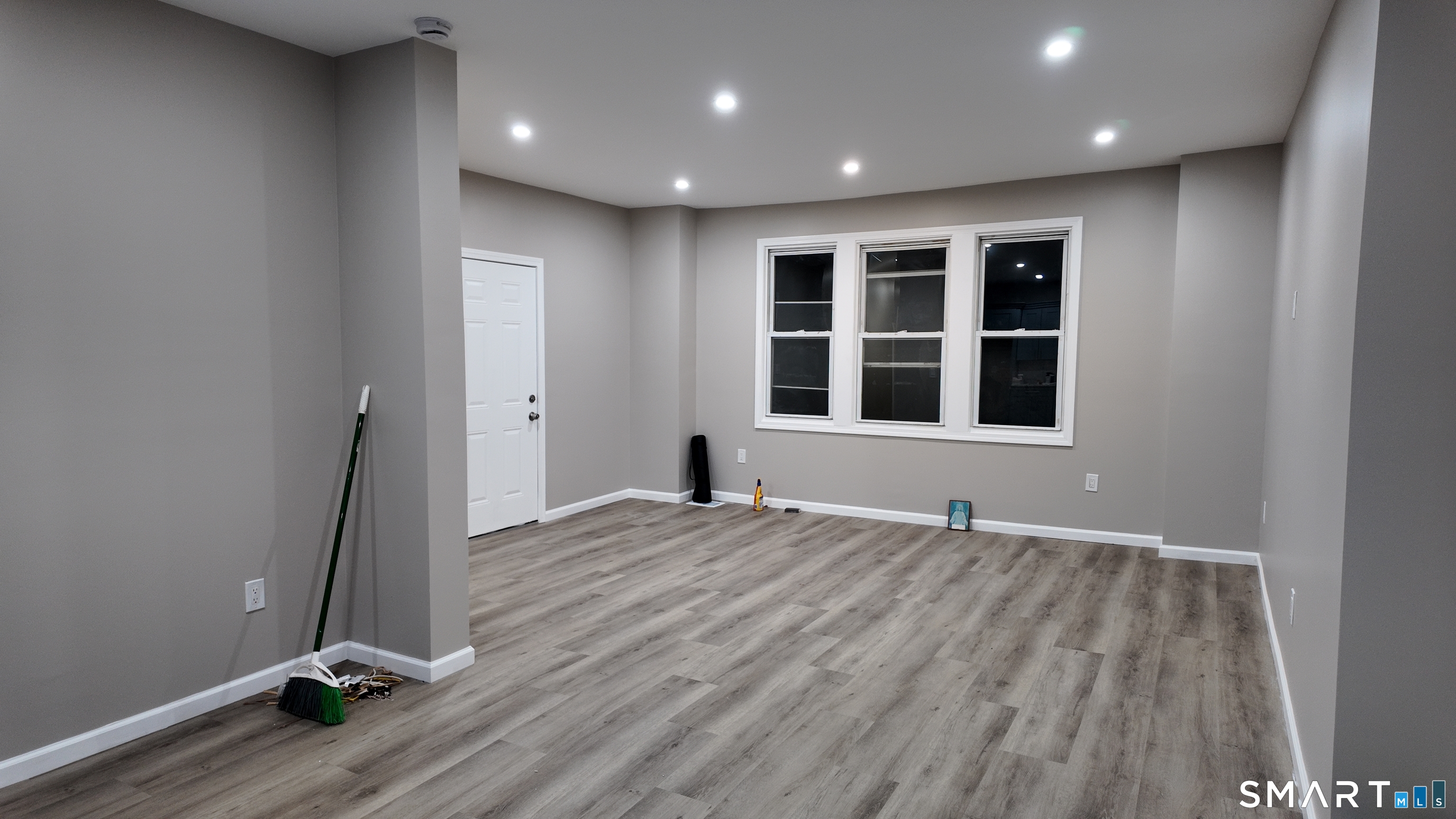 106 Helen Street Hamden, CT 06514 - Photo 4 of 8