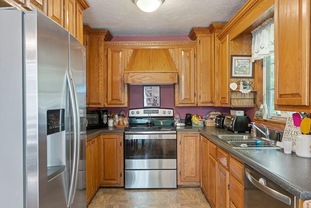 860 Royalston Road Phillipston, MA 01331 - Photo 19 of 40 Gallery Image 19