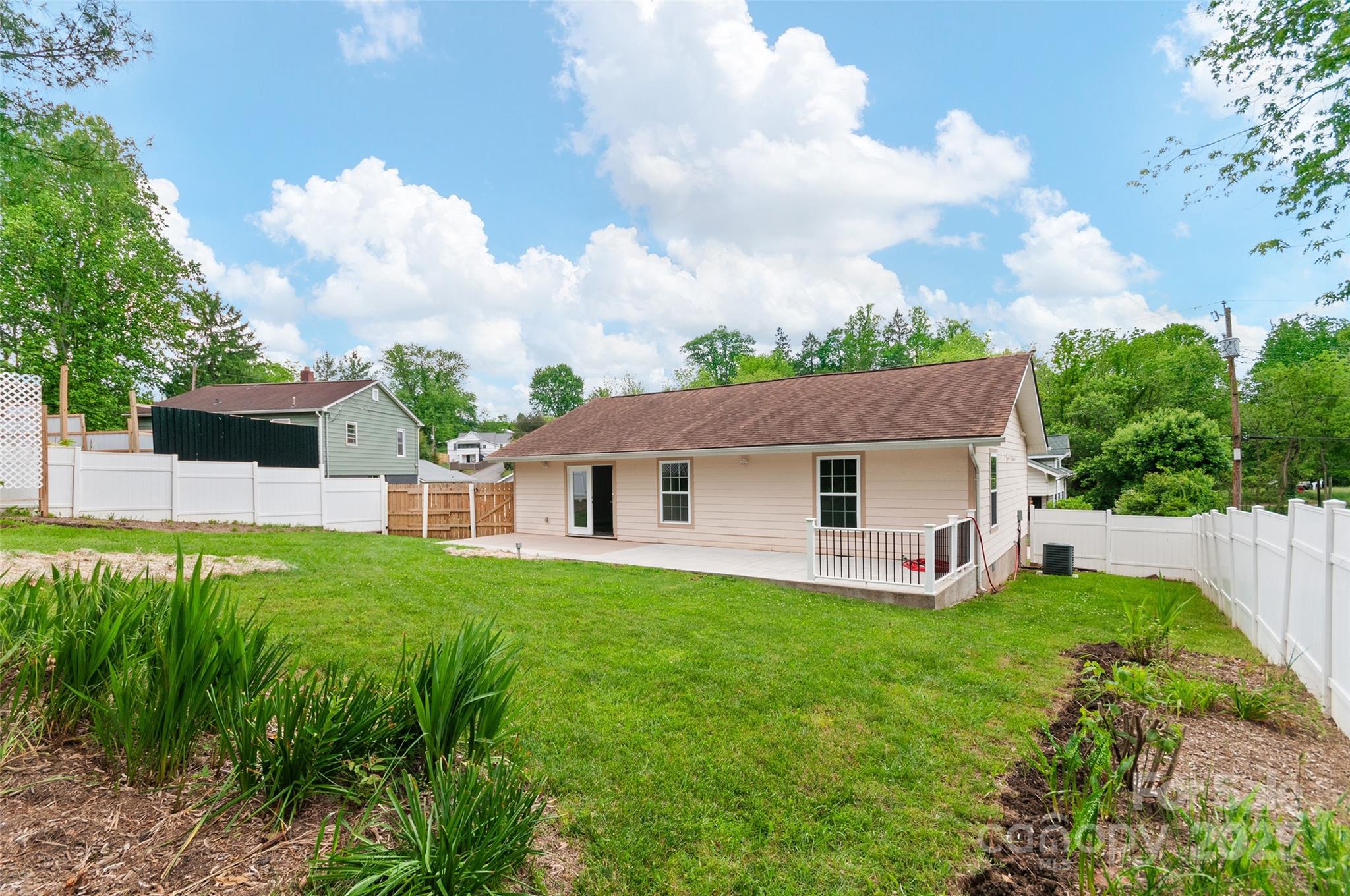 32 Valley Street Canton, NC 28716 - Photo 27 of 28