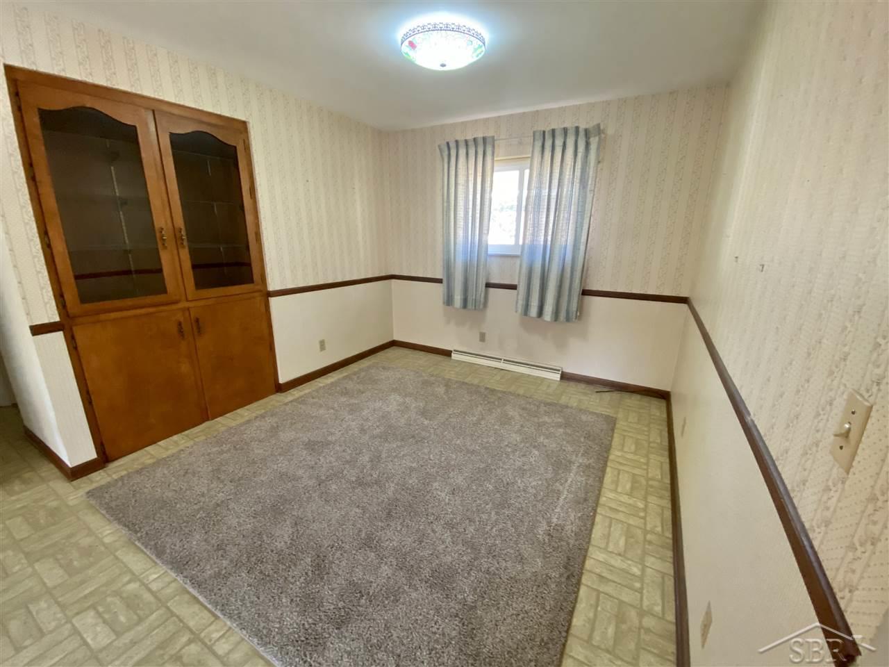 2877 Clayburn Road Saginaw, MI 48603 - Photo 6 of 13 50028229-5.JPG