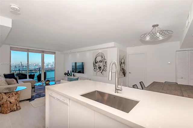 $8,000 | 90 Alton Road, Unit 2410, Miami Beach, FL 33139