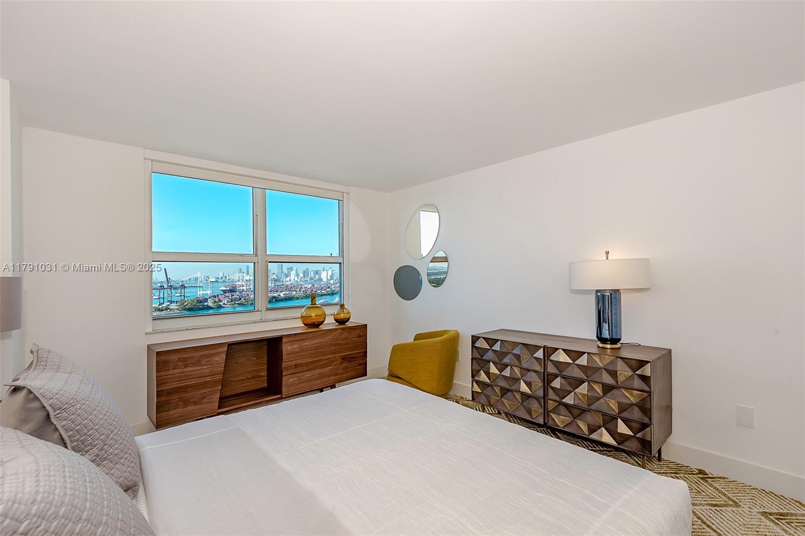 90 Alton Road, Unit 2410 Miami Beach, FL 33139 - Photo 13 of 27