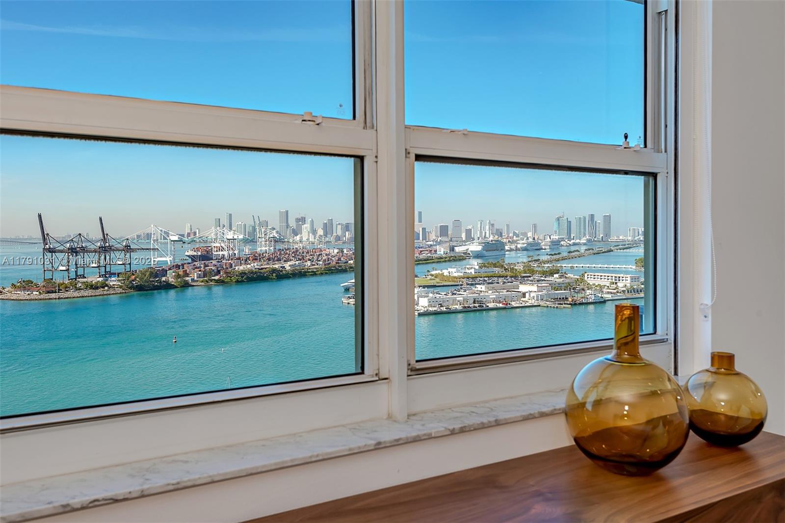 90 Alton Road, Unit 2410 Miami Beach, FL 33139 - Photo 15 of 27