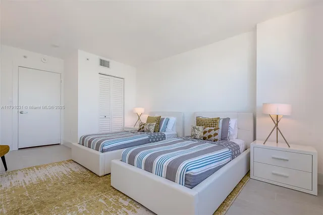 $8,000 | 90 Alton Road, Unit 2410, Miami Beach, FL 33139