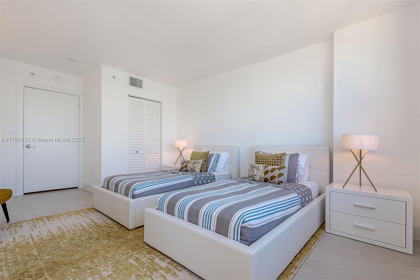 90 Alton Road, Unit 2410 Miami Beach, FL 33139 - Photo 20 of 27