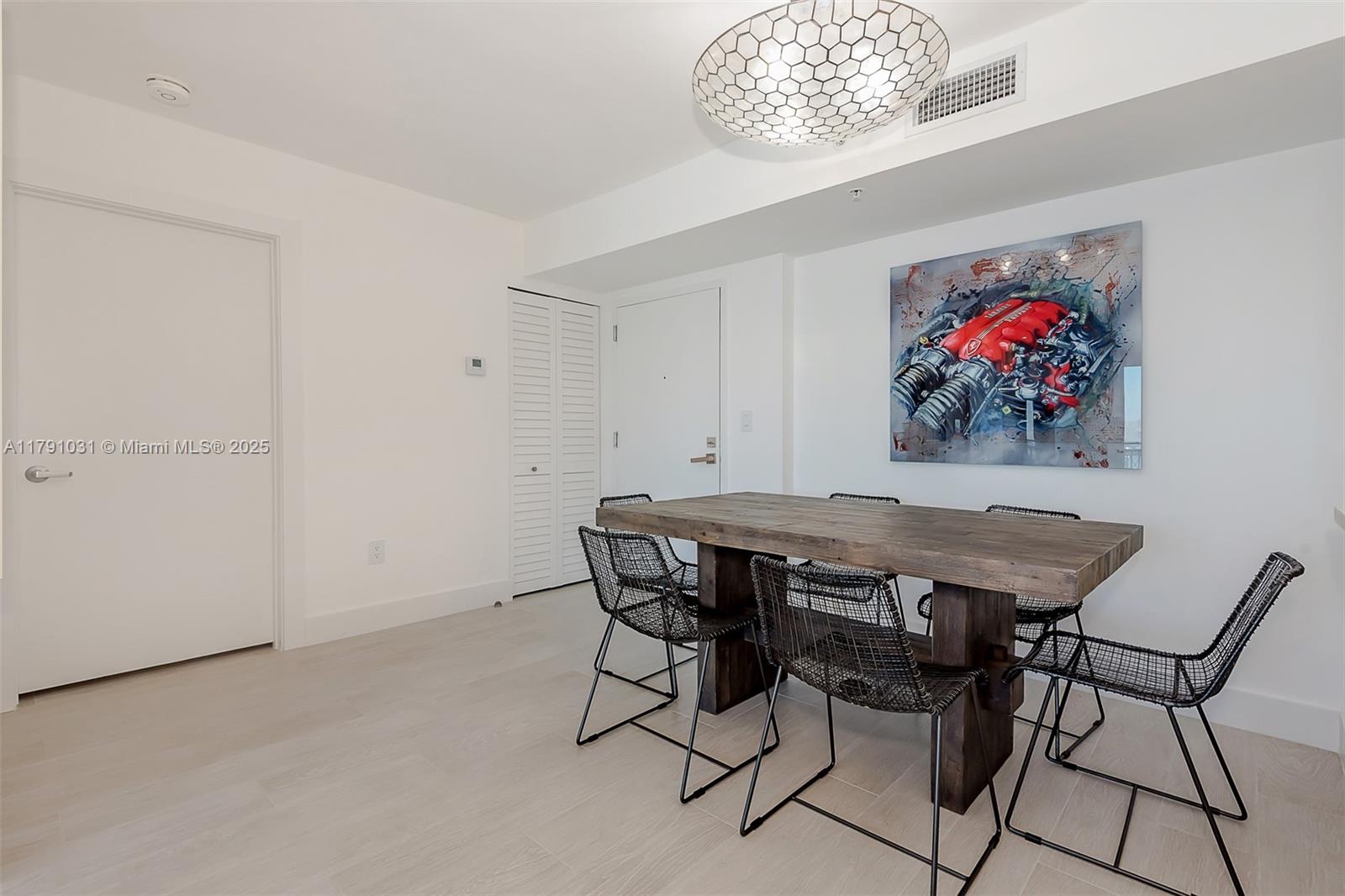 90 Alton Road, Unit 2410 Miami Beach, FL 33139 - Photo 5 of 27