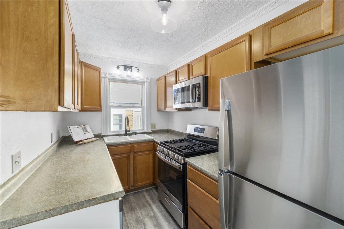 89 Summerside Avenue Manchester, NH 03102 - Photo 17 of 46