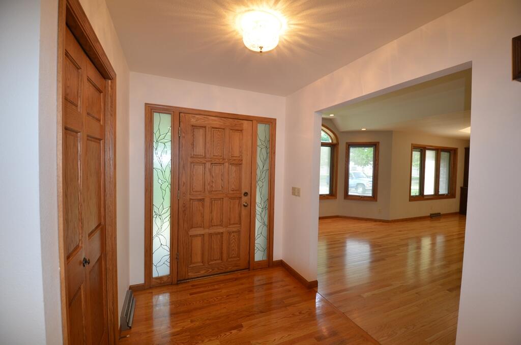 1670 Turtle Mound Lane Whitewater, WI 53190 - Photo 8 of 59 Foyer