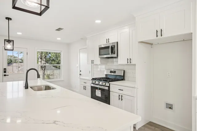 $429,900 | 5101 Woodmoor Drive, Austin, TX 78721